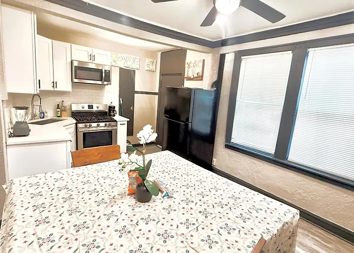 Apartamento Quiet 1br, Eat-in Kitchen, Close To Midway